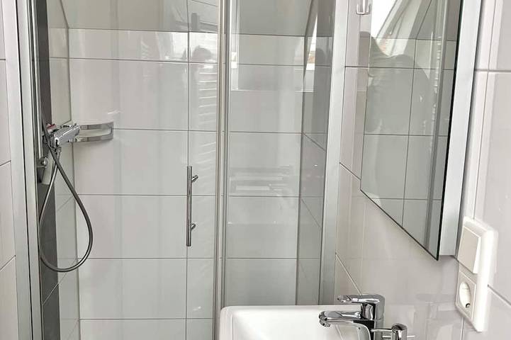 Entire apartment, Apartment 3 with balcony, animal free  near the south beach in Borkum