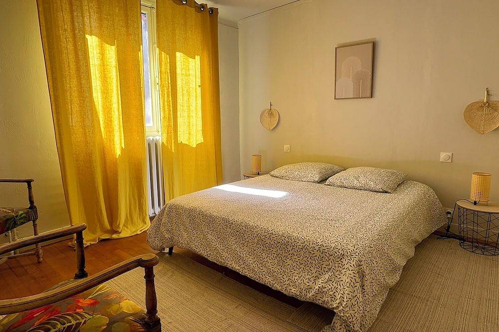 Entire apartment, Esprit Maison Anatole, Experience Cahors as if you were at home! in Cahors, Lot