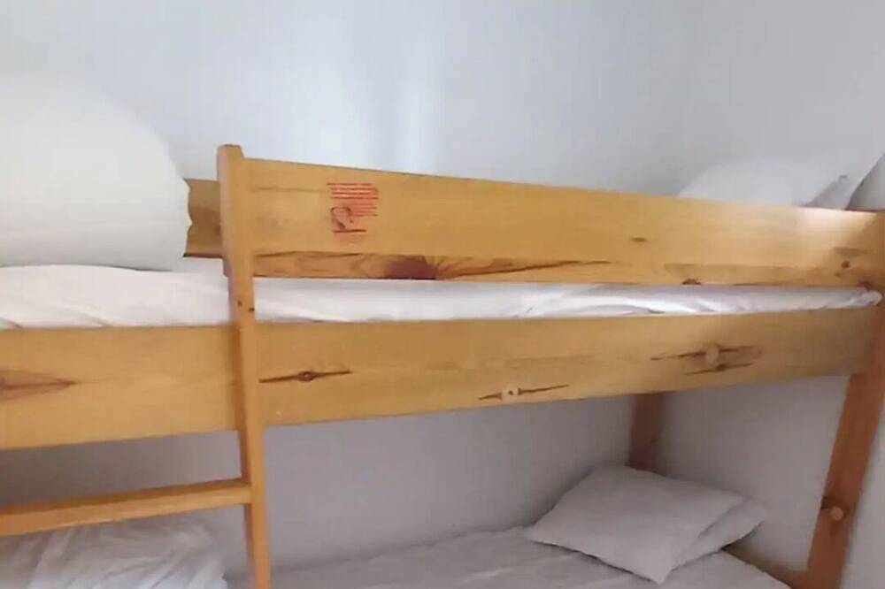 Entire apartment, Studio in Arreau between Saint lary and Loudenvielle in Arreau, French Pyrenees