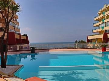 Gîte pour 5 personnes, avec piscine et terrasse dans Plage Lazaret
