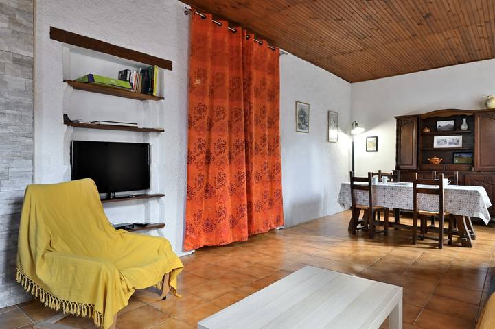 Location de vacances pour 7 personnes, avec jardin à Bonac-Irazein - 2