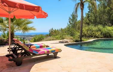 Villa in Santa Eulària des Riu, East Ibiza für 8 