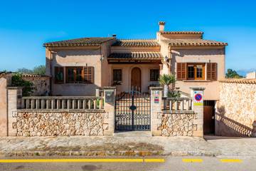 Holiday home in Maria de la Salut, Majorca Center für 6 