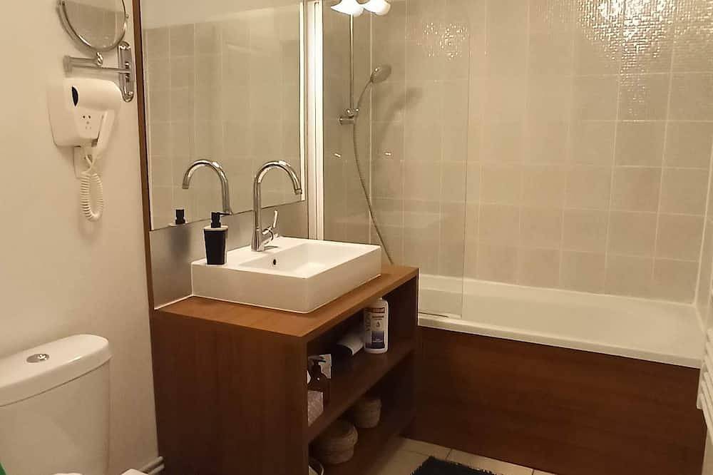 Appartement entier, Appartement avec jardinet 4 pers dans résidence vacances 3*** in Azille, Région de Carcassonne