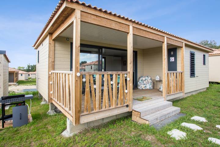 Maison de vacances pour 5 personnes, avec Terrasse ainsi que Jardin et Piscine à Saubrigues