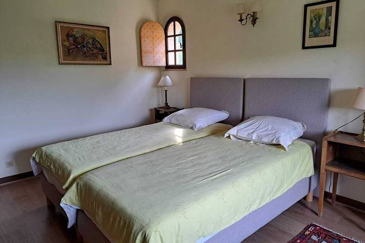 Location de vacances pour 6 personnes, avec jardin et jacuzzi ainsi que terrasse et piscine à Châteauneuf-Grasse - 4