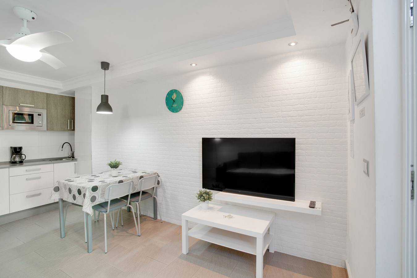 Appartement entier, Vacances 'El Nido De Los Ángeles - Apt F' avec piscine partagée, terrasse partagée et Wi-Fi in Maspalomas, San Bartolomé de Tirajana