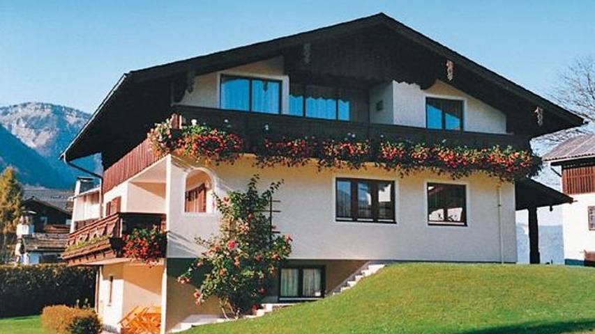 Vakantiewoning voor 4 personen, met balkon en tuin in Strobl