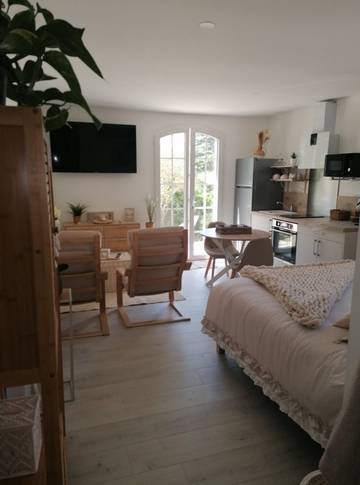 Gîte pour 2 personnes, avec terrasse et jardin dans Oise