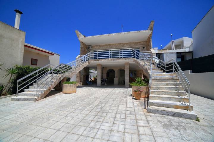 Hel lägenhet, Apartment 'Kambusa Homes - Al Porto - Sinistra' with Sea View, Wi-Fi and Air Conditioning in Torre Vado, Tarantobukten