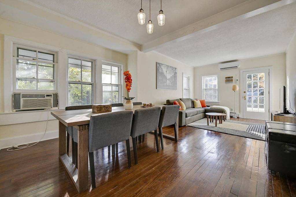 Ganze Wohnung, Princeton Condo in der obersten Etage mit eigenem Balkon in Princeton Township, Mercer County