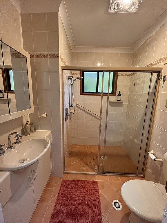 Ganze Wohnung, 5 min drive from Terrigal Beach. Modern apartment. in Terrigal, New South Wales