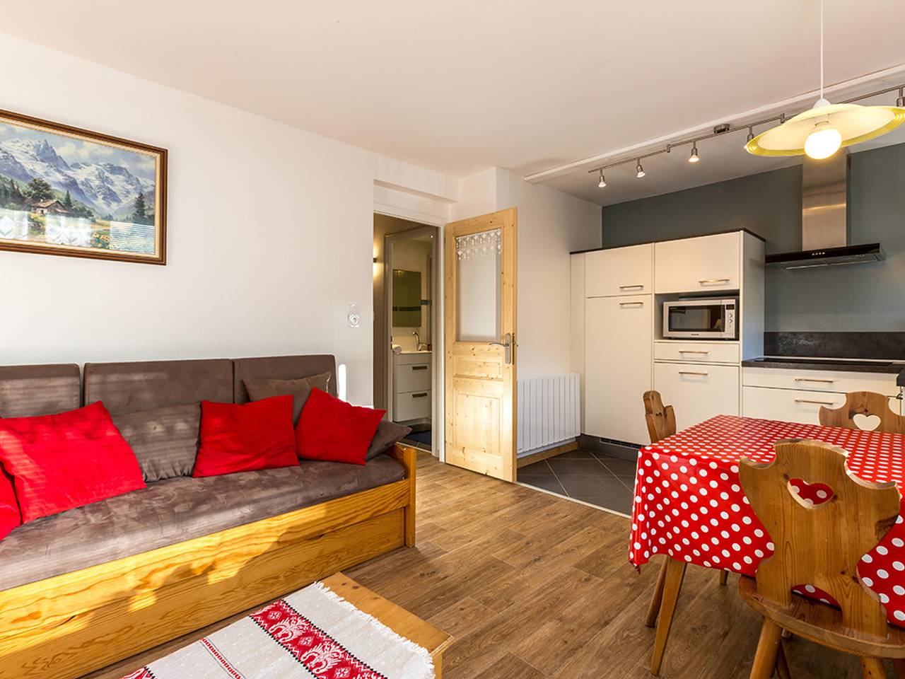 Apartamento entero, Apartamento de 2 habitaciones en el centro cerca de pistas con Wifi in La Clusaz, Región de Annecy