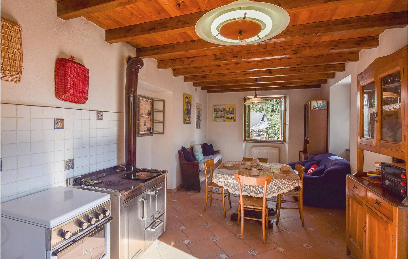 Geheel vakantieappartement, San Lorenzo Apt: Keuken, Waterpark, Stadscentrum in Santo Stefano d'Aveto, Provincie Genoa