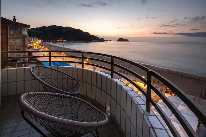 Apartamento de vacaciones para 6 personas, con piscina además de vistas y terraza - 1