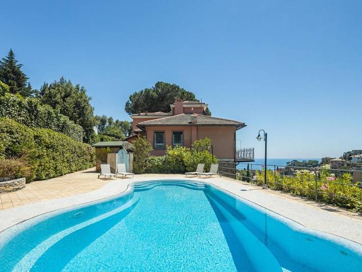 Villa per 8 persone, con Balcone e Terrazza nonché Piscina a Rapallo