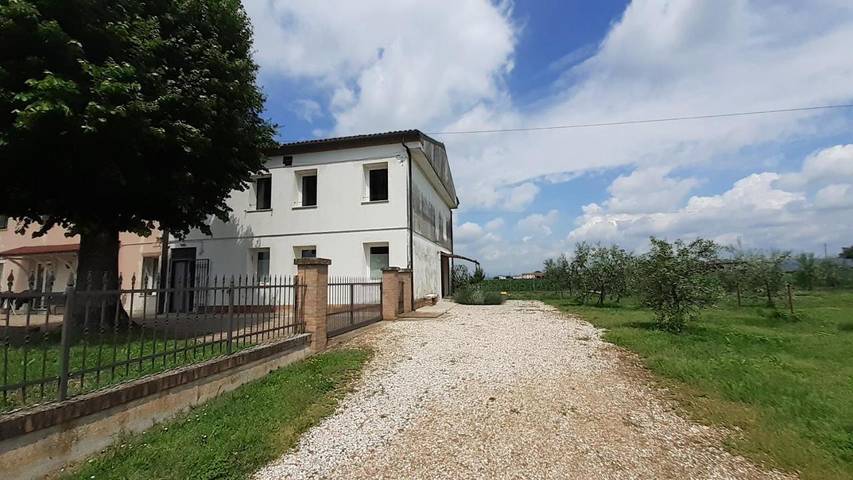 Cottage pour 2 personnes, avec jardin et vue, animaux acceptés à Cologna Veneta