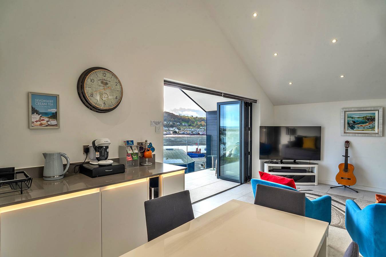 Entire apartment, Anchor View in Teignmouth, Devon