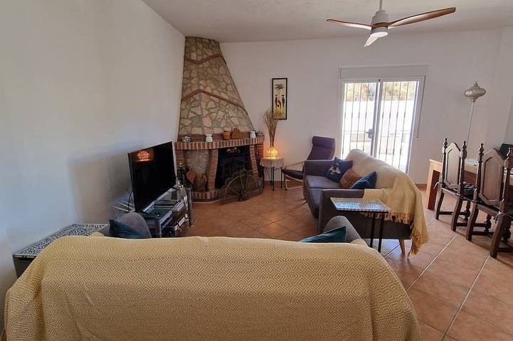 Unique 2 Bed 2 Bath Villa near Sedella. Stunning views & heatable pool. in Sedella, Málaga Province