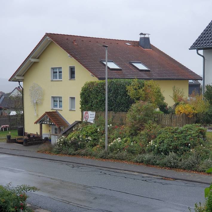 Ferienwohnung für 3 Personen, mit Terrasse und Garten in Usingen