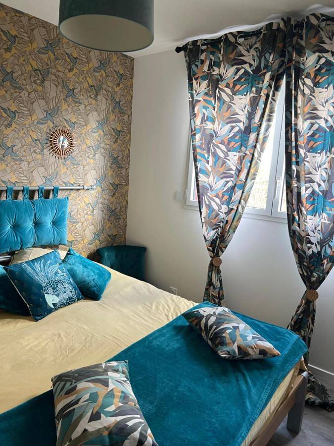 Maison d’hôte pour 2 personnes, avec Terrasse et Jardin ainsi que Piscine et Vue dans l' Eure - 3