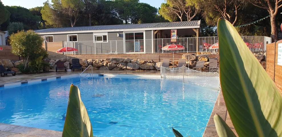 Mobil home pour 4 personnes, avec Jacuzzi et Bassin pour enfant à Bizanet - 2