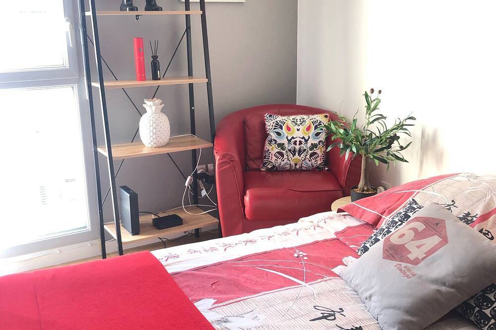 Appartement entier, ⭐️Le Petit Zénith ⭐️ 2 chambres- 5 pers- Bourg Hyper Centre in Saint-Herblain, Région de Nantes