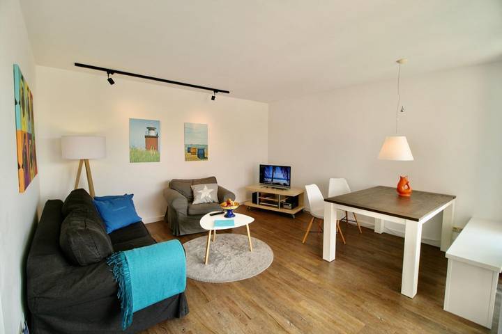 Ganze Wohnung, Ferienwohnung Strandmohn: 60 m² am Strand mit Balkon & Meerblick in Nordfriesische Inseln (Schleswig-Holstein) (Schleswig-Holstein), Wyk auf Föhr