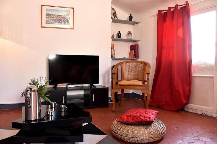 Gîte pour 4 personnes, avec vue dans Office De Tourisme D Hyeres