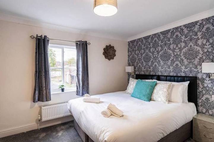 Historic Barton Home w/ Free Parking & Garden in Nord Lincolnshire