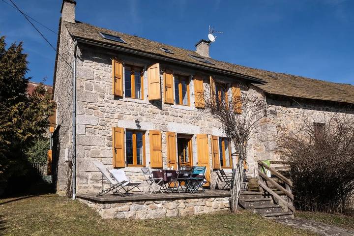 Gîte pour 8 personnes, avec terrasse et jardin, animaux acceptés dans Prinsuéjols - 2