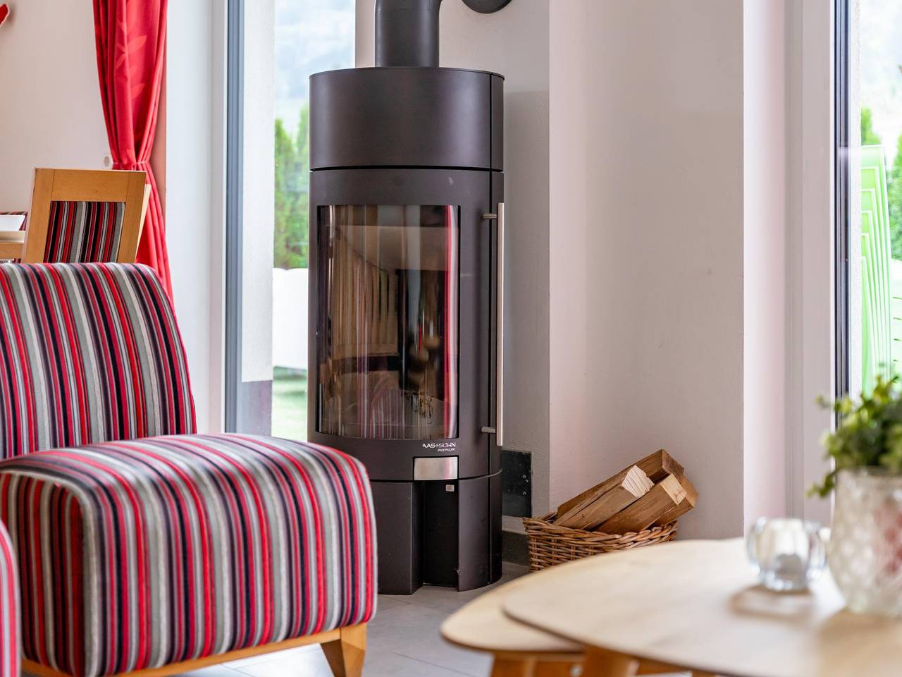 Ferienhaus mit Kaminofen, Sauna, Garten & Grill in Leogang, Pinzgau