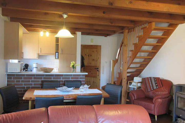 Ferienhaus für 6 Personen, mit Garten und Sauna sowie Terrasse, mit Haustier