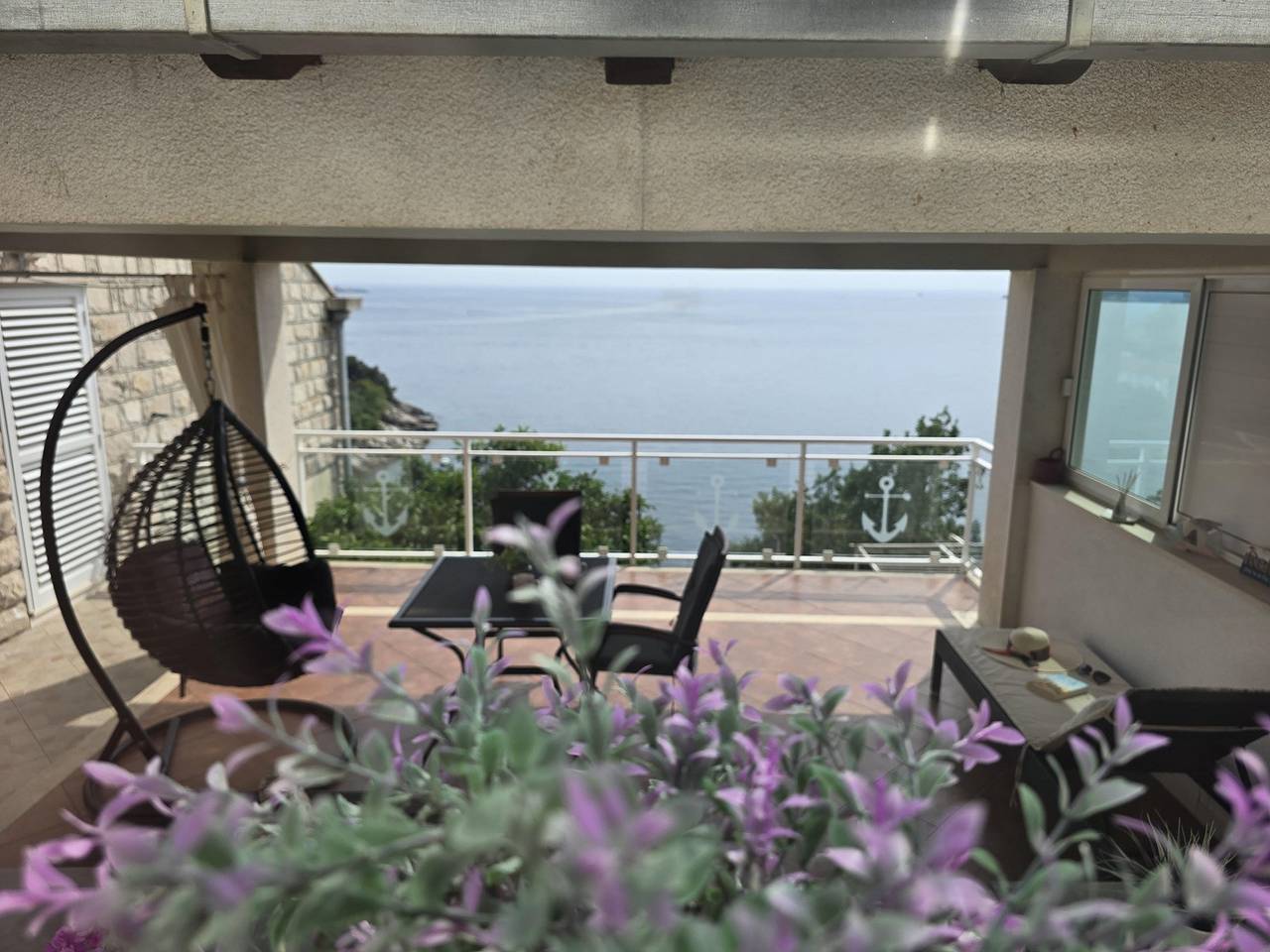 Appartement entier, Indy's Beach Apartments- Studio Apartment with Patio and Sea View in Zaton, Grad Dubrovnik