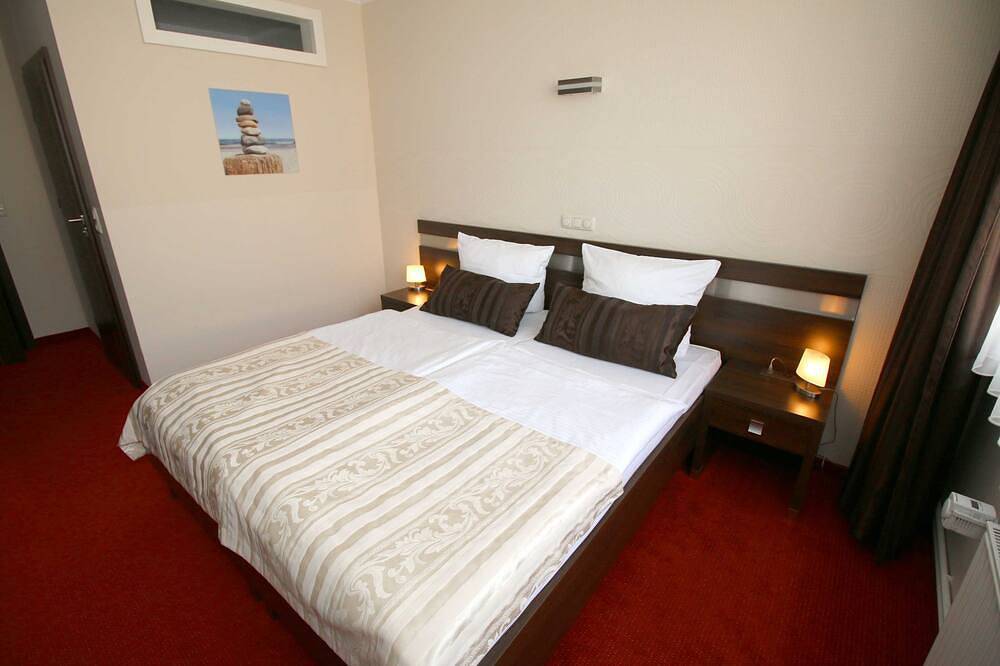 Doppelzimmer - Home Hotel in Wilhelmshaven, Südliche Nordseeküste