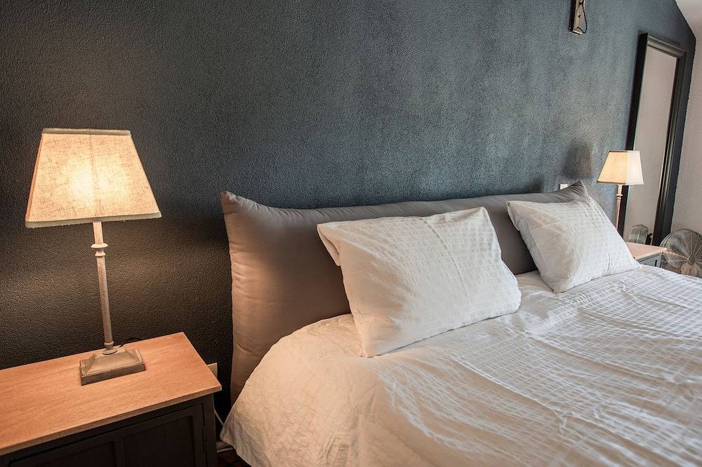 Renovated farmhouse with private pool in Montréal (Aude), Carcassonne region