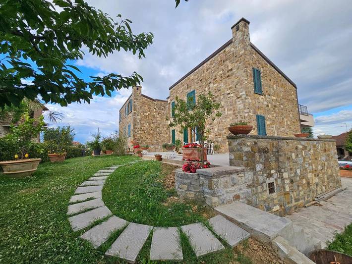 Appartamento per 2 persone, con panorama e terrazza nonché giardino in Castelnuovo Berardenga