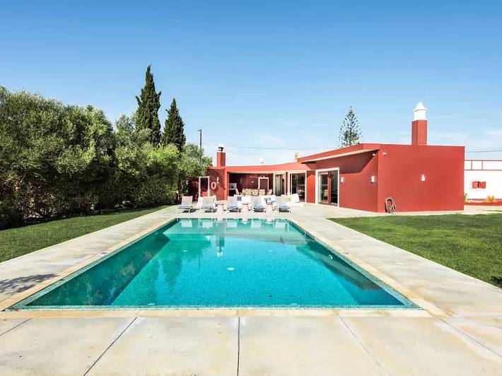 Location de vacances pour 14 personnes, avec piscine dans Pata De Cima