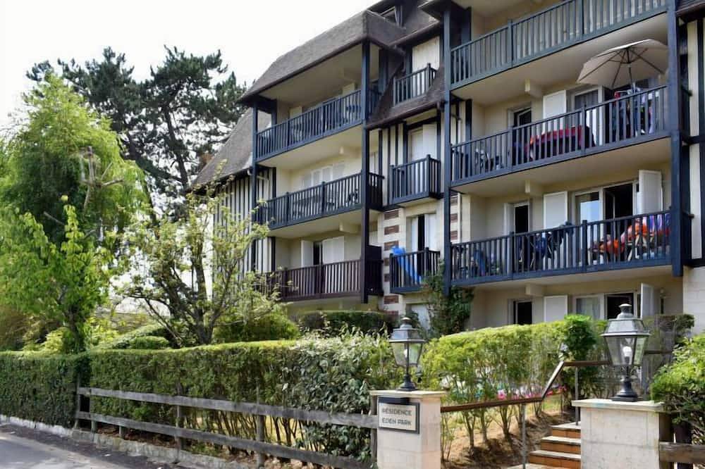 Entire apartment, Eden Park by Interhome in Benerville-sur-Mer, Lisieux region