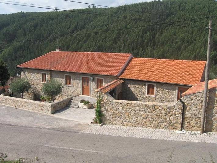 Location de vacances pour 4 personnes, avec vue ainsi que piscine et jardin dans Aguda - 3