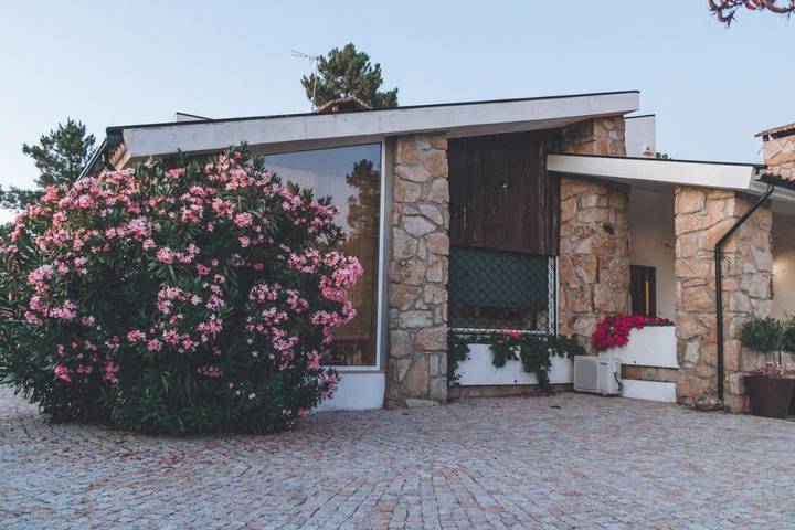 Location de vacances pour 6 personnes, avec piscine ainsi que vue et jardin dans Tabuaço