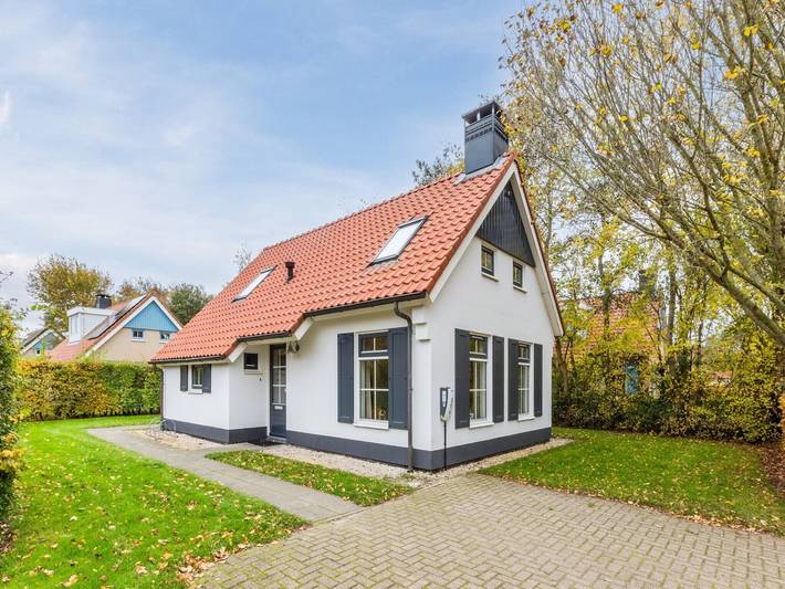 Villa voor 6 personen, with Terras and Tuin as well as Zwembad in 