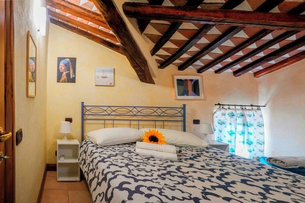 Appartamento intero, “Un posto al centro”, è uno splendido appartamento in un palazzetto del ‘600 in Manziana, Lago di Bracciano