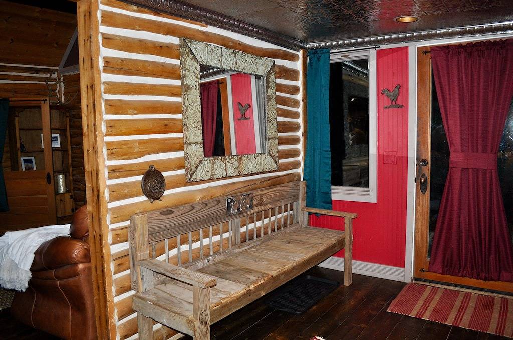 1907Creekside Cabin w/ hot tub & sauna; bike, hike, ski & fish- Go Back in Time in Pitkin County