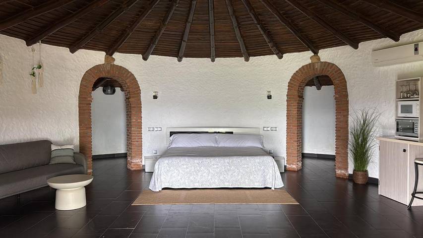 Hotel para 4 personas, con vistas al lago y piscina además de jardín y vistas en Provincia de Cáceres - 3