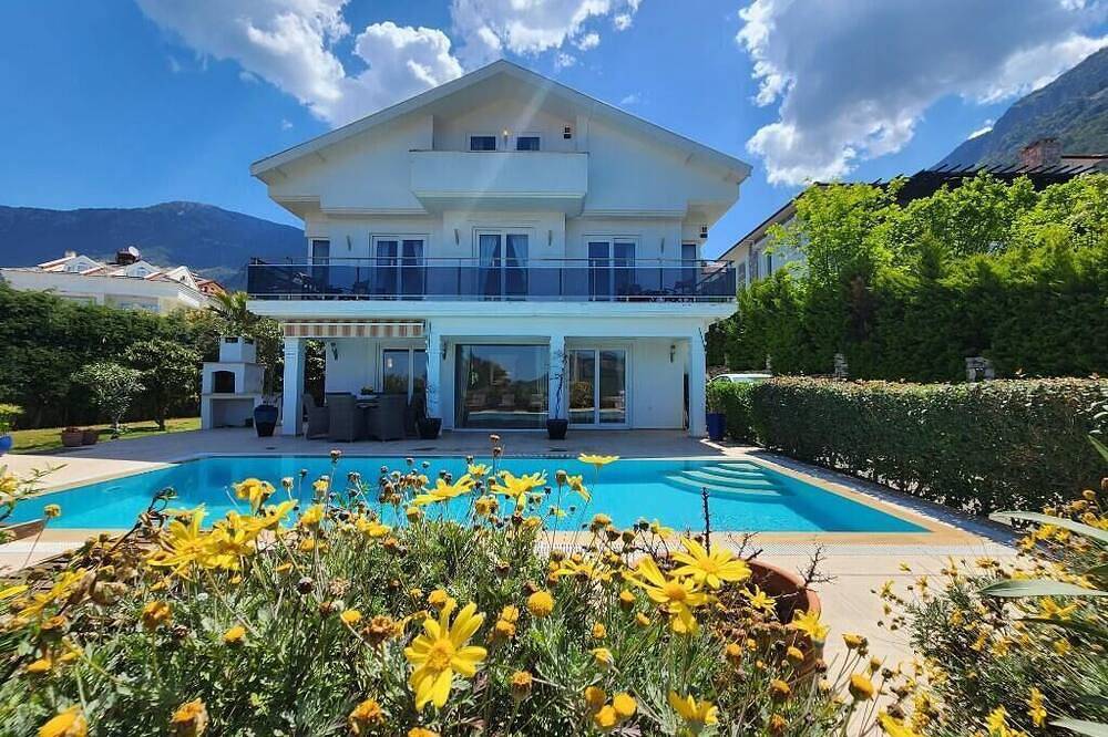 3 bed, luxurious villa with private pool and amazing views. in Fethiye, Türkische Ägäis