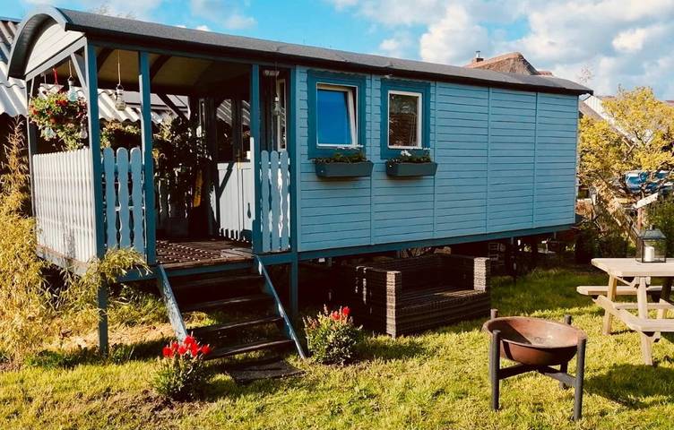 Cottage pour 2 personnes, avec balcon ainsi que jacuzzi et jardin dans Wijhe
