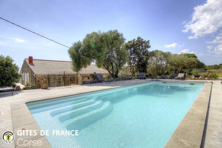 Gîte for 12 people, with terrace and pool as well as garden in Corsica