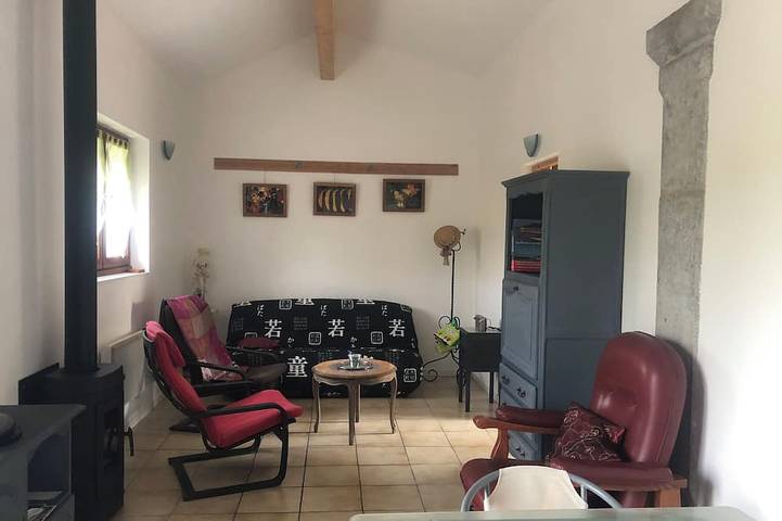 Gîte pour 3 personnes, avec jacuzzi ainsi que terrasse et jardin à Labeaume - 4
