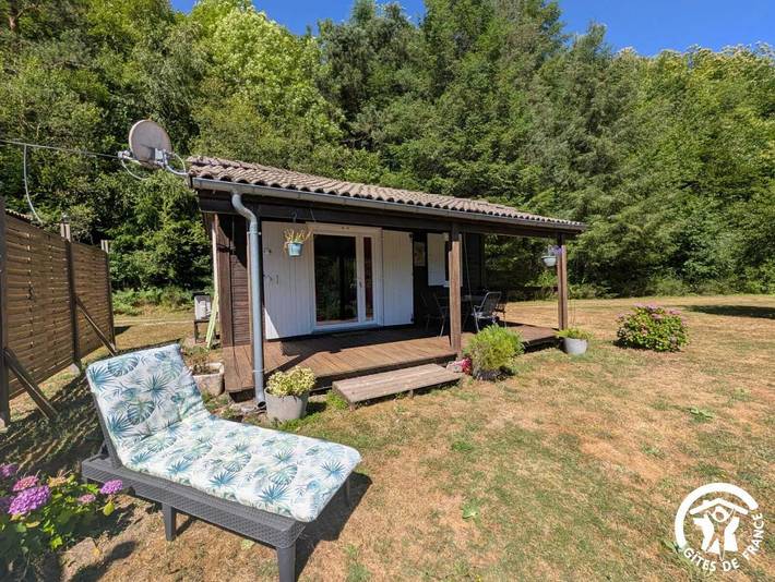 Maison de vacances pour 3 personnes, avec Jacuzzi et Terrasse ainsi que Jardin et Sauna à La Salvetat-sur-Agout